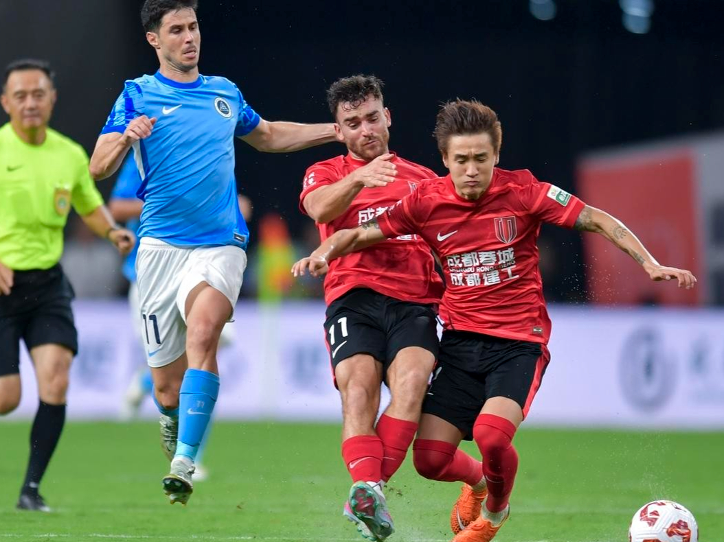 南宫下载官方网站-赛地聚焦：意大利杯赛后热度飙升，曼城豪取连胜，压力陡增，团队化学反应显著 