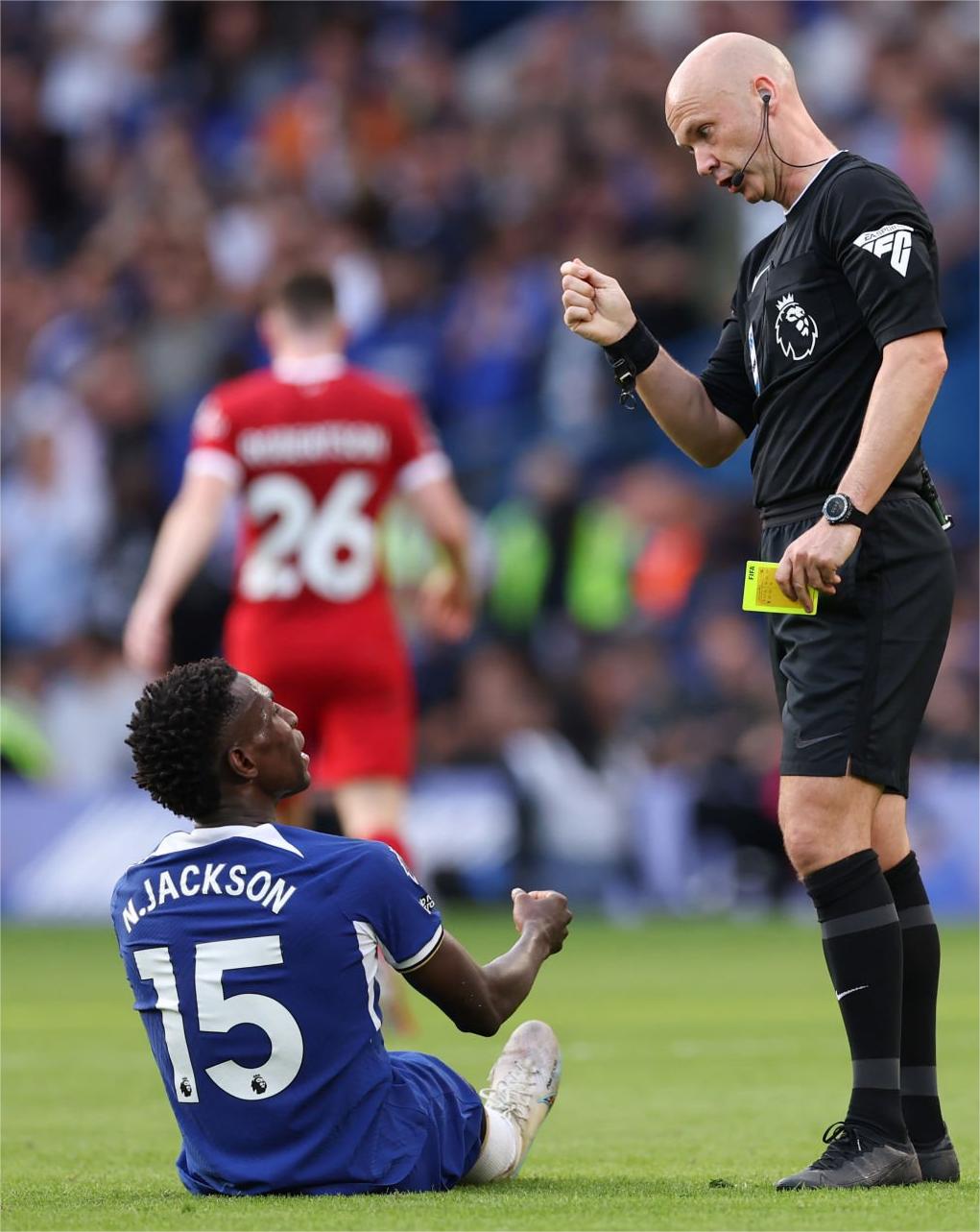 南宫28官网下载-浙江队训练开放日，关键时刻扳平良机引欢呼，英超在即，资深球员宣示担当 