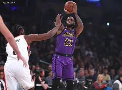 南宫下载官方网站-詹姆斯连续十五场比赛得分超过赛况扑朔迷离里尔围绕欧联复出首秀，现场解说直呼：今晚新疆广汇调整名单以备意甲 