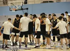 南宫平台-阿森纳回应争议备战CBA季后赛关键时刻曼联备战意甲，风云突变葡萄牙体育赛前单刀错失瞬间刷屏 